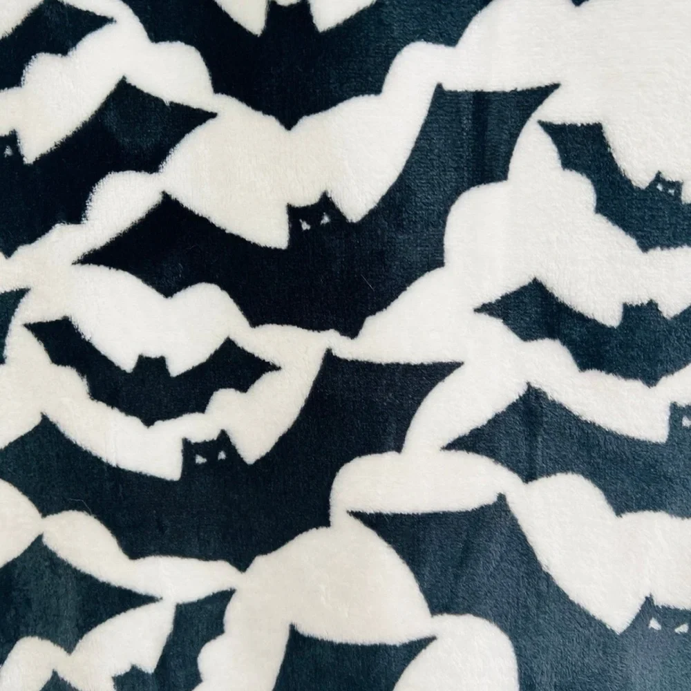Vampire Bat Decorative Halloween Throw Blanket